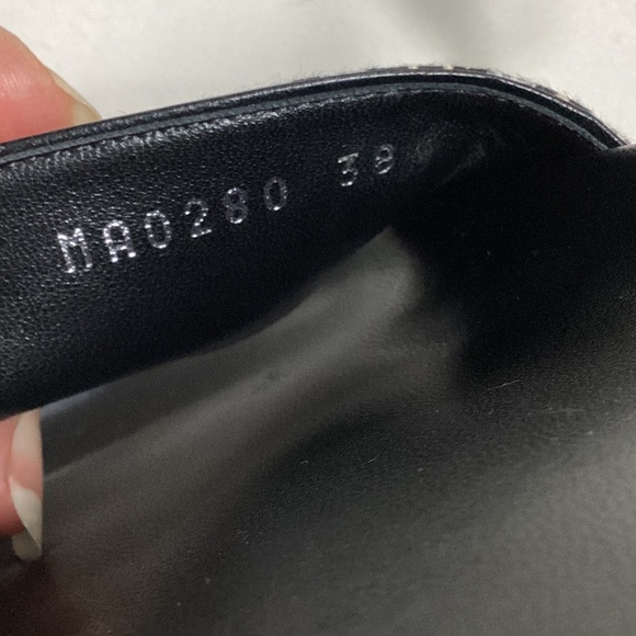 Louis Vuitton 1854 Paseo Flat - Picture 10 of 16